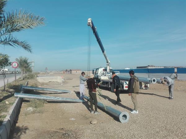 نصب پایه های  دکل های دوربین ثبت تخلفات توسط سازمان فاوا شهرداری بوشهر